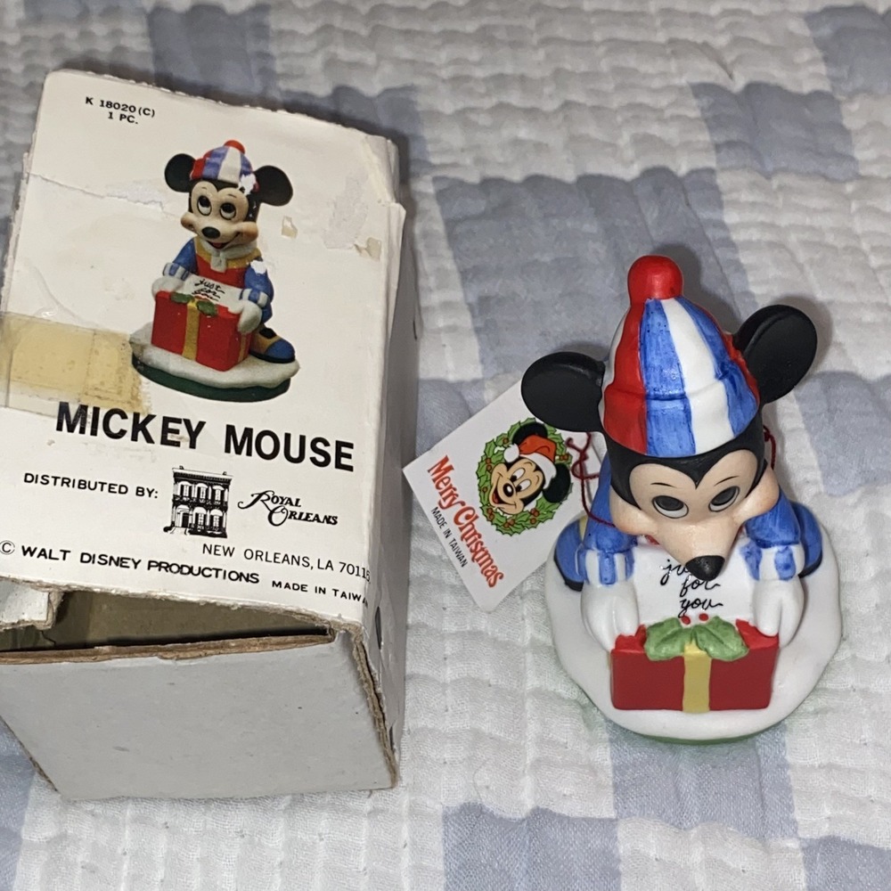 Vtg Walt Disney Christmas Gift-Ware 4" Mickey Mouse With gift Figurine